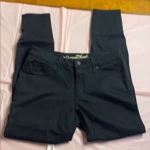 Universal threads black skinny jegging